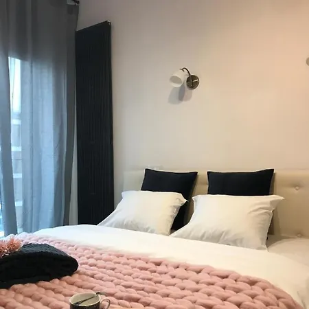 Active Blue Apartment *